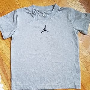 GUC boy sz 6 Jordan tee